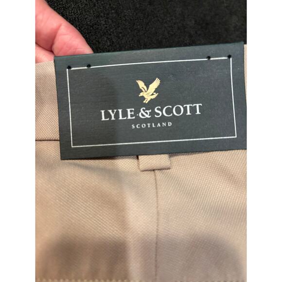 Lyle and Scott men’s tan performance shorts size 38. Water repellant - Picture 5 of 9